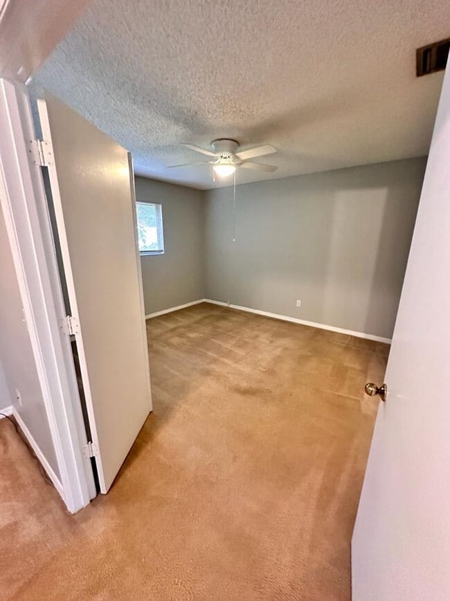 Building Photo - 505 Bristol Dr