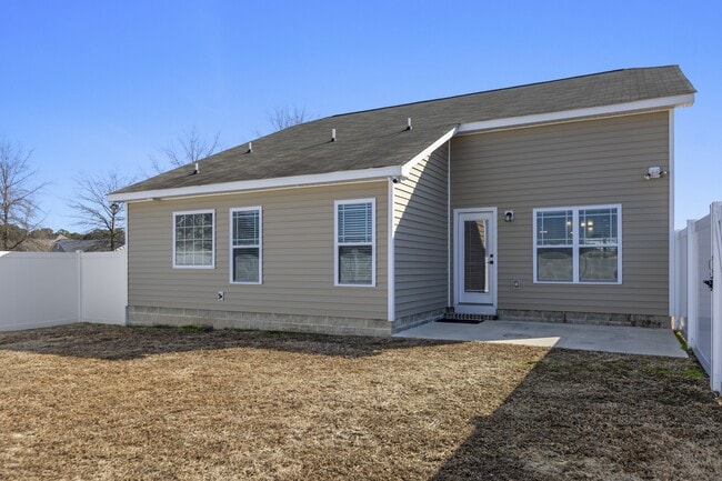 Building Photo - 704 Jade Ln