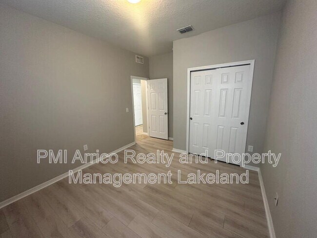 Building Photo - 8739 Micmac Ct