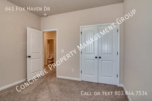 Building Photo - 641 Fox Haven Dr