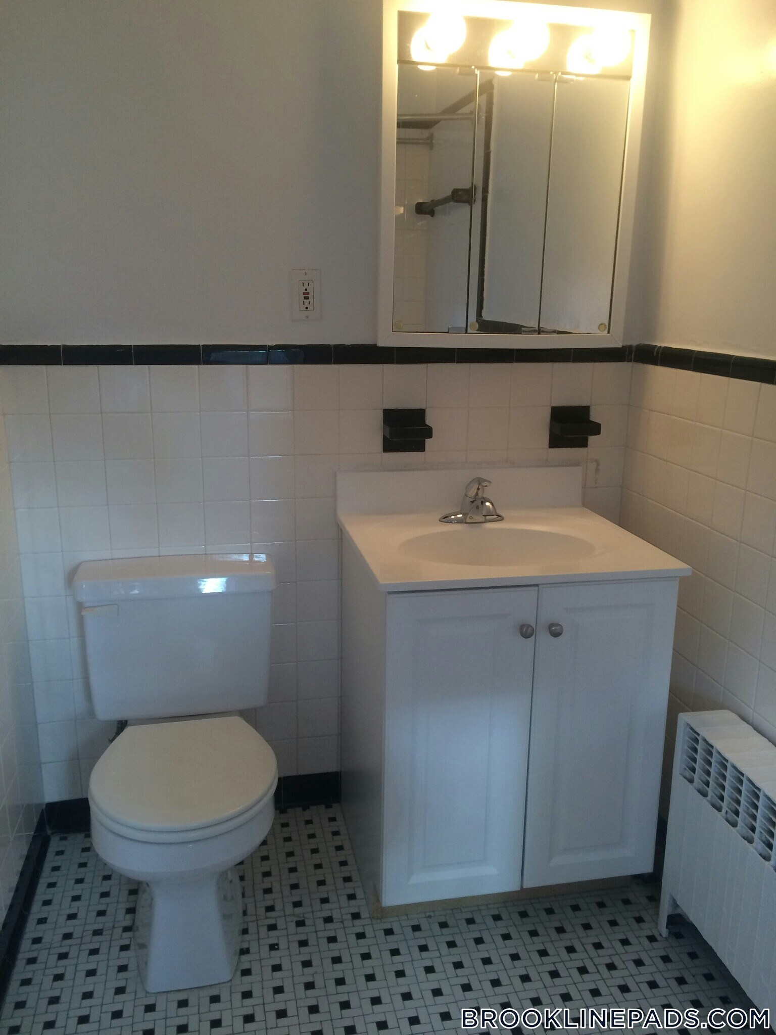 Building Photo - 37 Auburn St