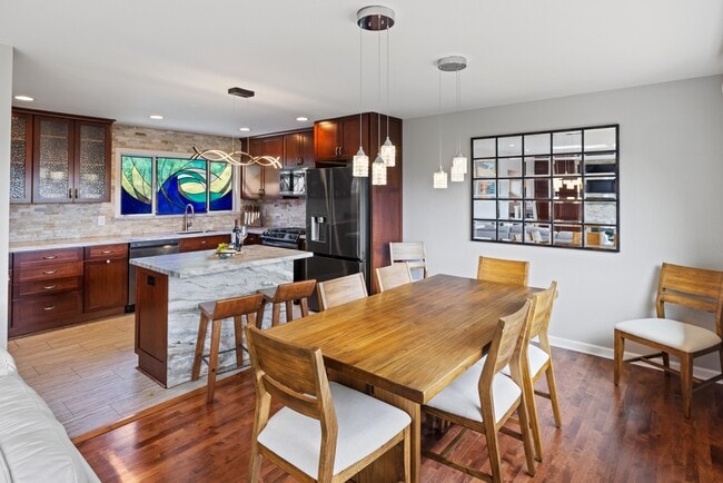 Building Photo - 3035 Ribera Rd