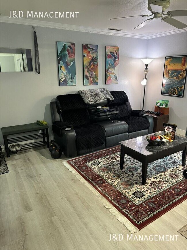 Building Photo - 2416 S Elizabeth St