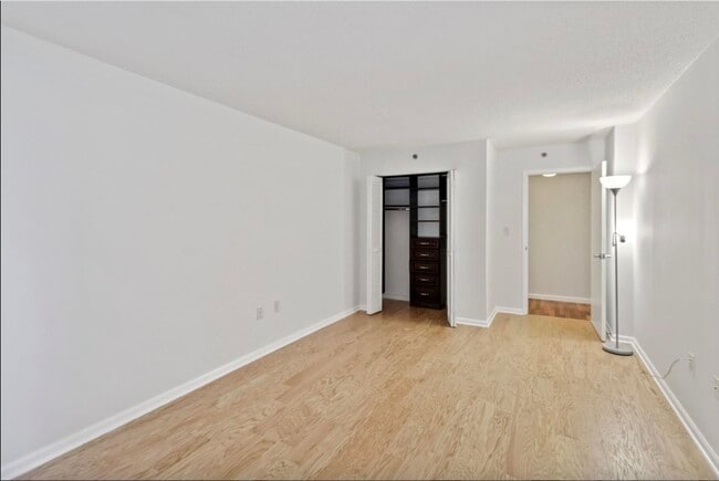 Building Photo - 700 1st St