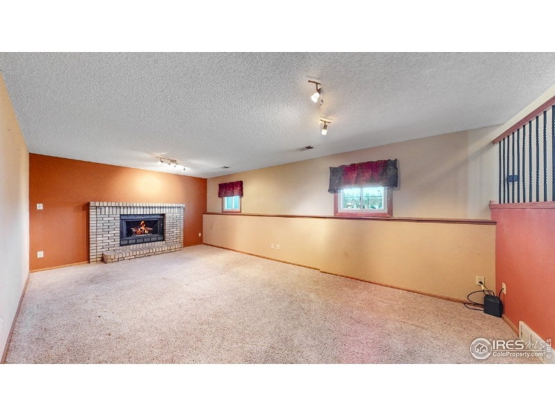 Building Photo - 2466 Sunstone Dr