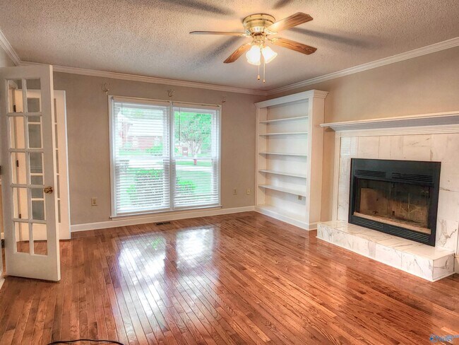 Building Photo - 120 Silver Creek Cir