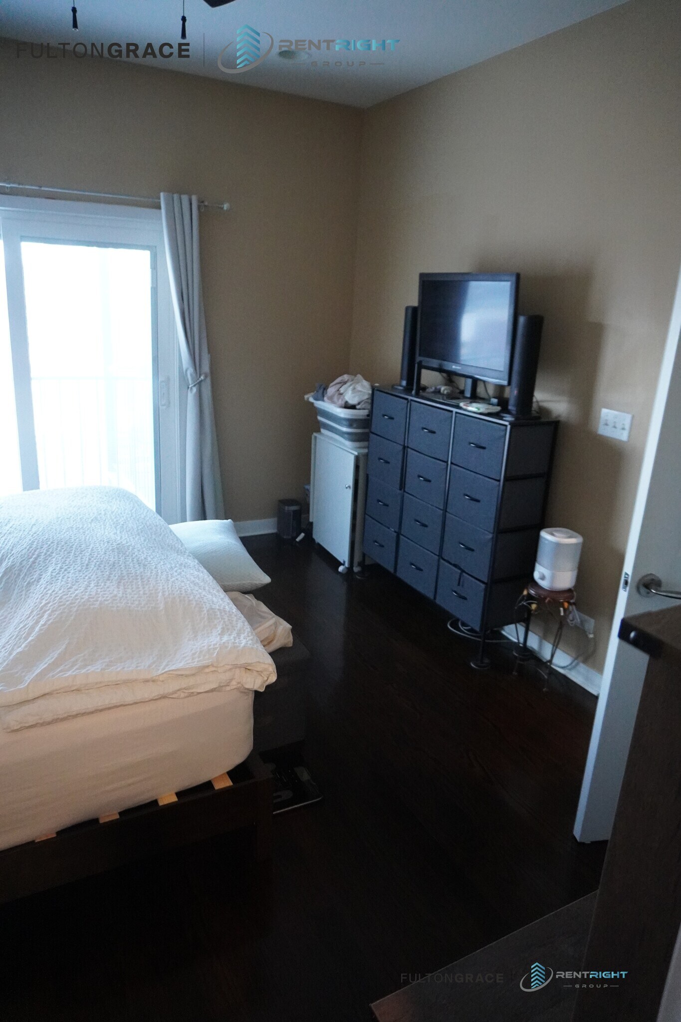 Building Photo - 3322 W Eastwood Ave