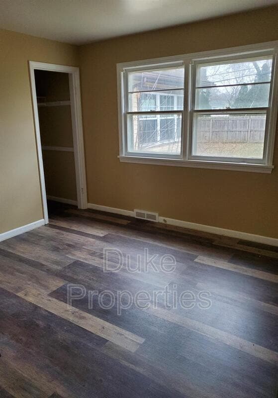 Building Photo - 37 Linda Dr