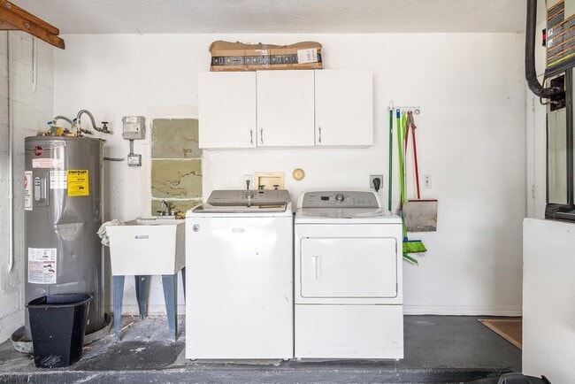 Building Photo - 177 Heming Way