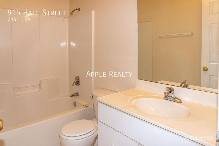 Building Photo - 915 Hale St