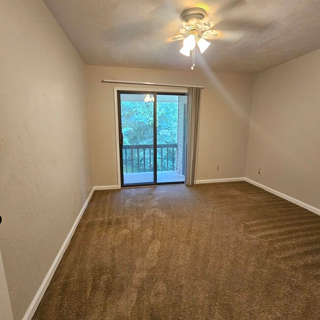 Building Photo - 2927 Woodrich Dr