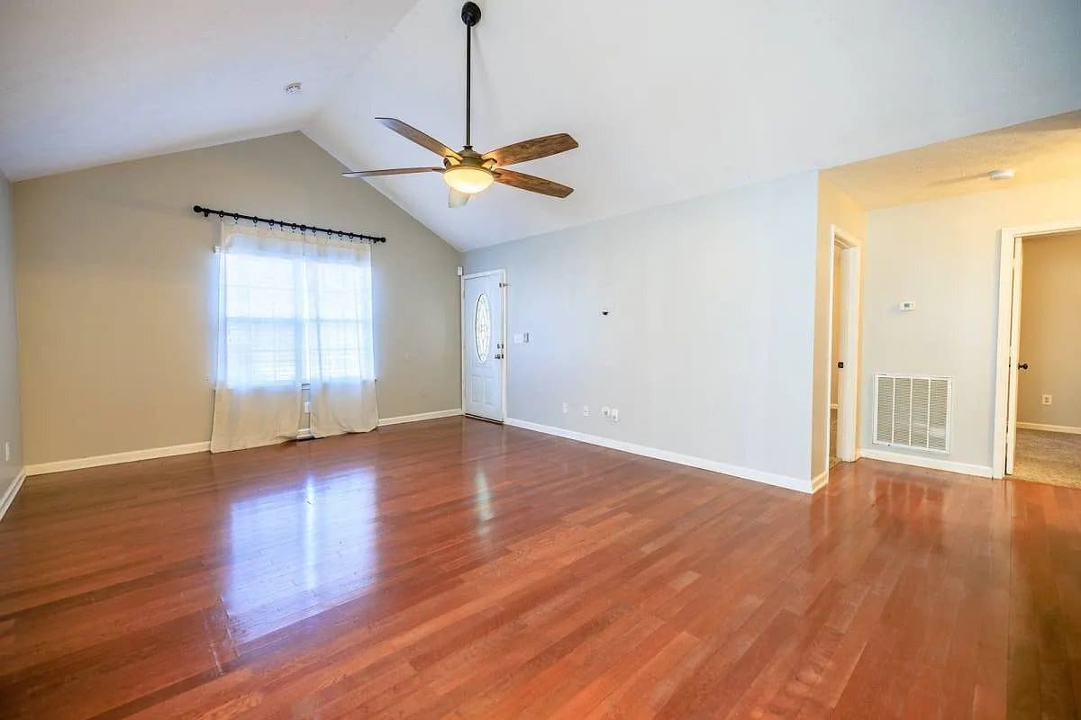 Building Photo - 1707 Nassau St