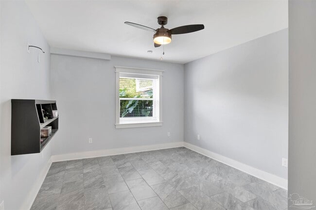 Building Photo - 421 Woodbine Dr