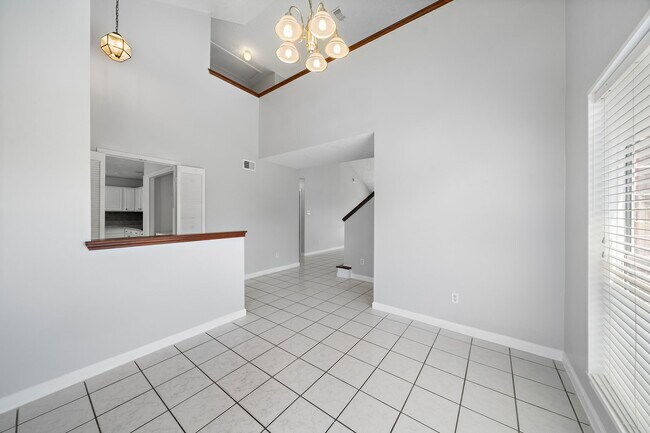 Building Photo - 13938 Plantation Valley Dr