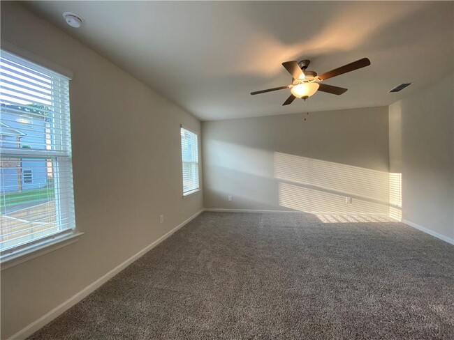 Building Photo - 234 Wells Cir