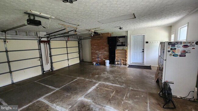 Building Photo - 3702 Blueberry Dr