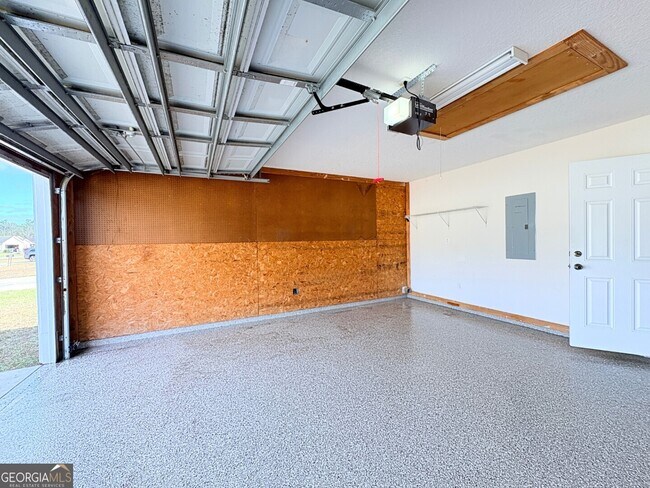 Building Photo - 102 Lake Victoria Dr