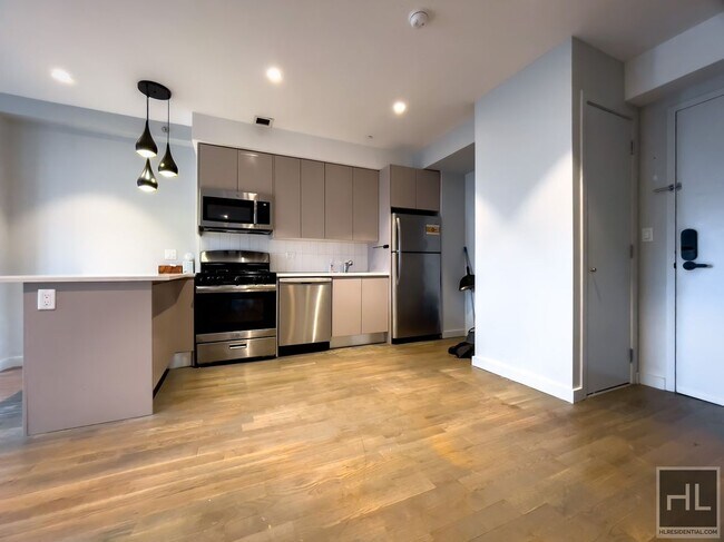Building Photo - Bushwick Avenue / Spacious Penthouse 2-Bed...