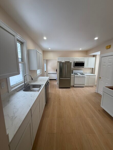 Kitchen - 74 Morse St