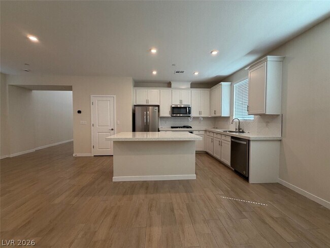 Building Photo - 227 Jaldena Ln