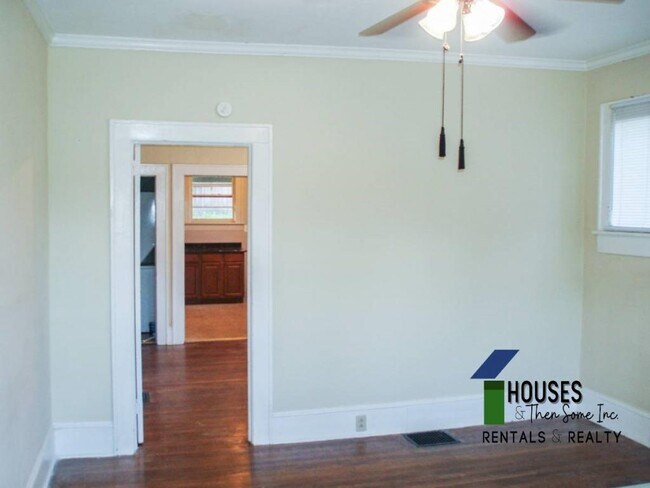 Building Photo - 16 W. Stone Ave. #2