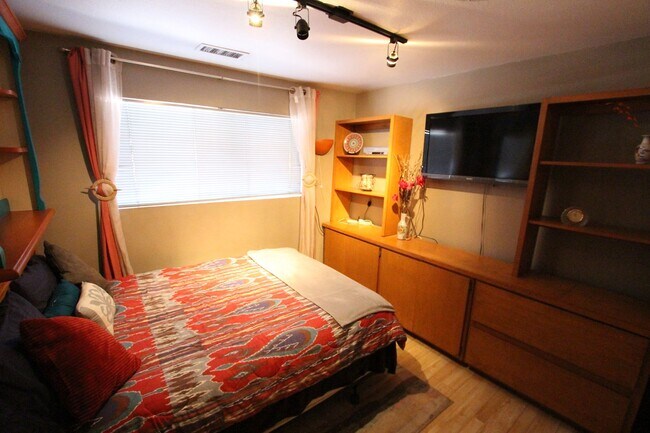 Building Photo - Furnished home in Lower Greenlaw