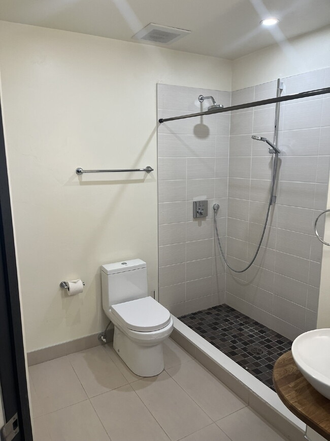 Building Photo - Contemporary 2 bed, 2.5 bath condo in Carbondale w/ stellar Mt. Sopris views