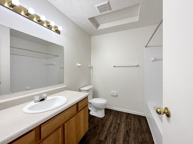 Building Photo - Battle Creek 1 Bedroom / 1 Bath Apartment – Available Now!