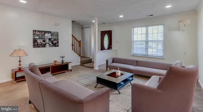 Building Photo - 2502 Regal Pl