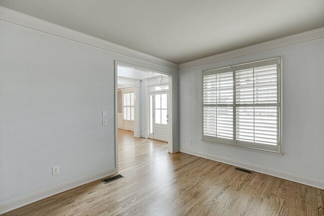 Building Photo - 4537 Grandview Pkwy