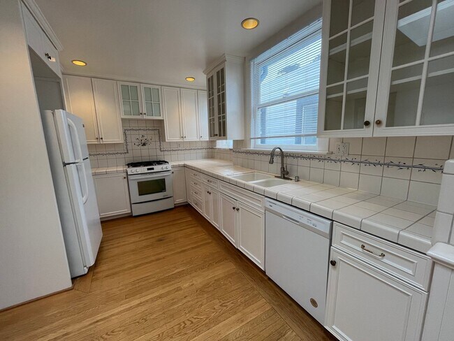 Building Photo - 1207 26th Ave