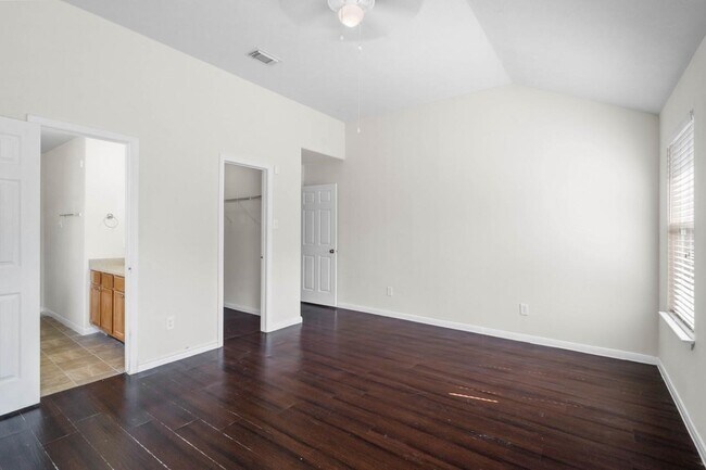 Building Photo - 6631 Portlick Dr