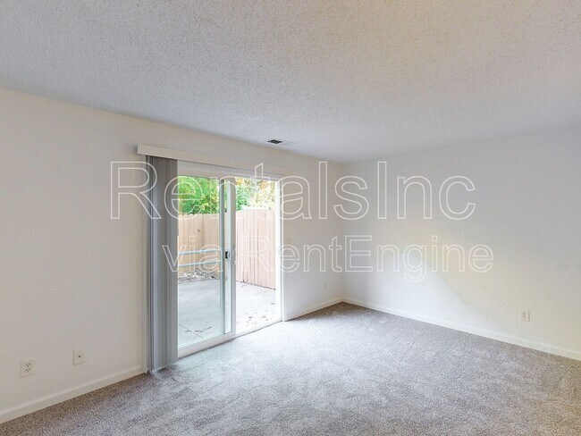 Building Photo - 18219 Happy Ln