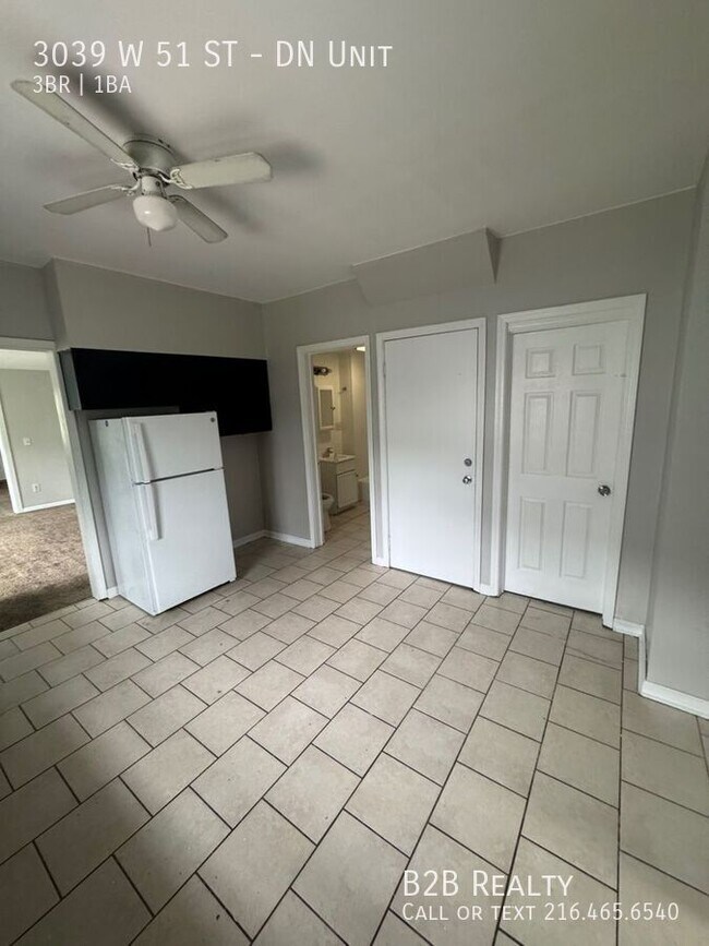 Building Photo - 3039 W 51st St