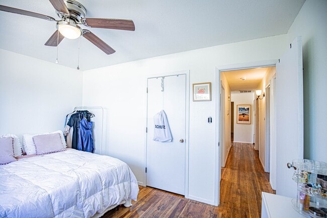 Building Photo - Spacious 3 Bedroom home with Solar Panels