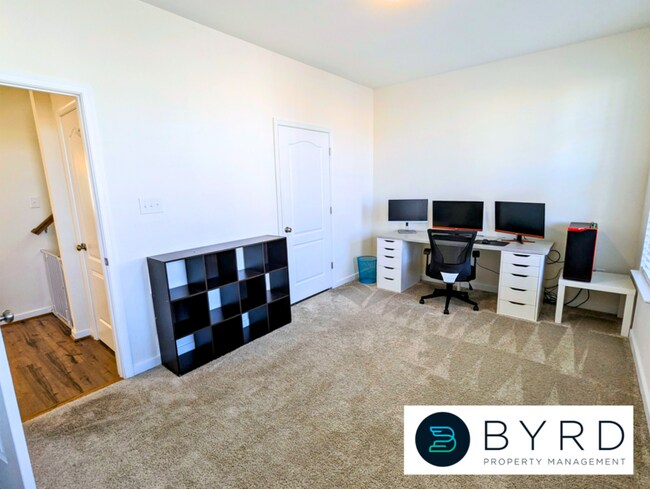 Building Photo - 16901 Thornapple Run