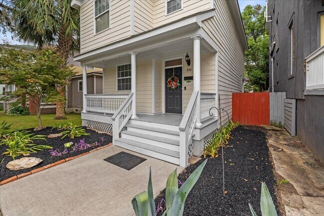 Building Photo - 830 E Duffy St