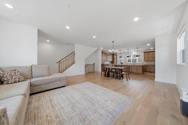 Building Photo - 8367 Mulberry Ave