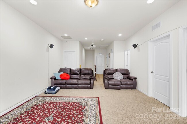 Building Photo - 5086 Waterloo Dr