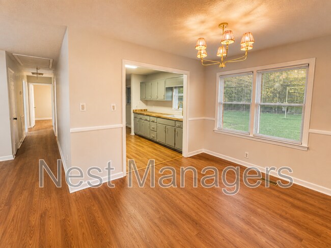 Building Photo - 1506 Swainey Ave