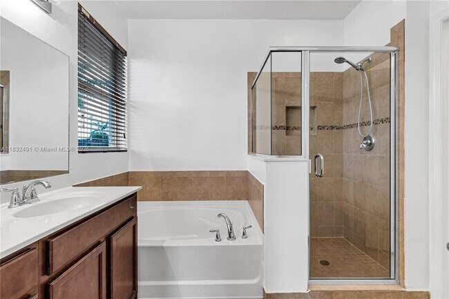 Building Photo - 28381 SW 128th Pl