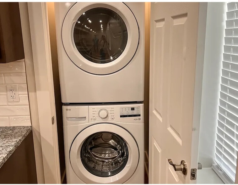 Building Photo - 8 Philadelphia Ave