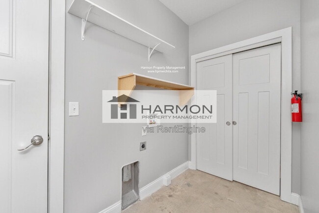 Building Photo - 5551 S Handley St