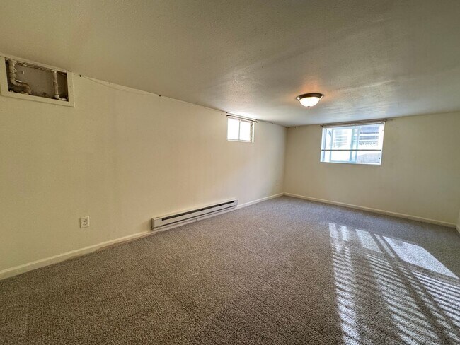 Building Photo - Great Duplex Unit near Downtown Loveland