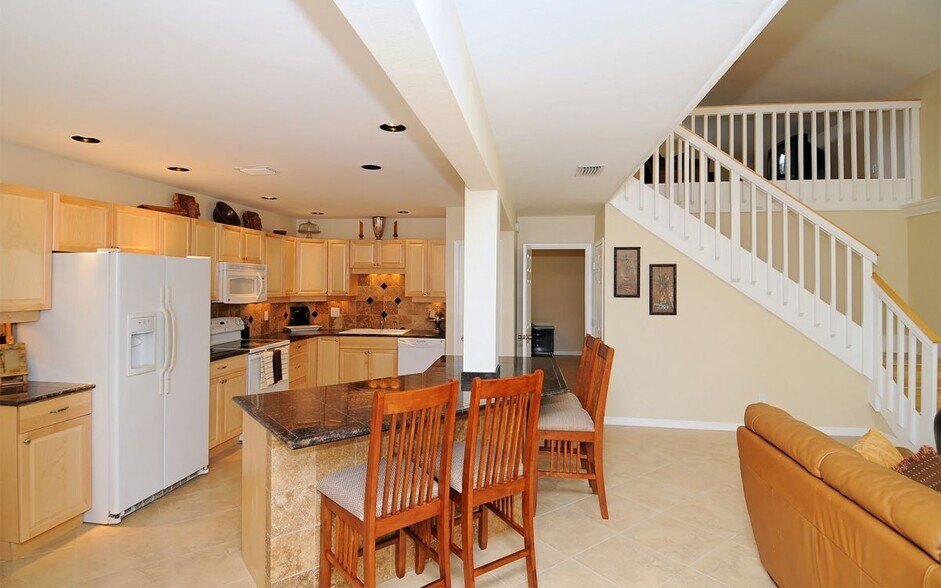 Building Photo - 8200 Ibis St