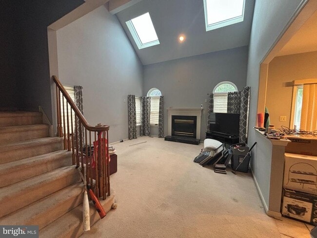 Building Photo - 721 Deer Creek Dr