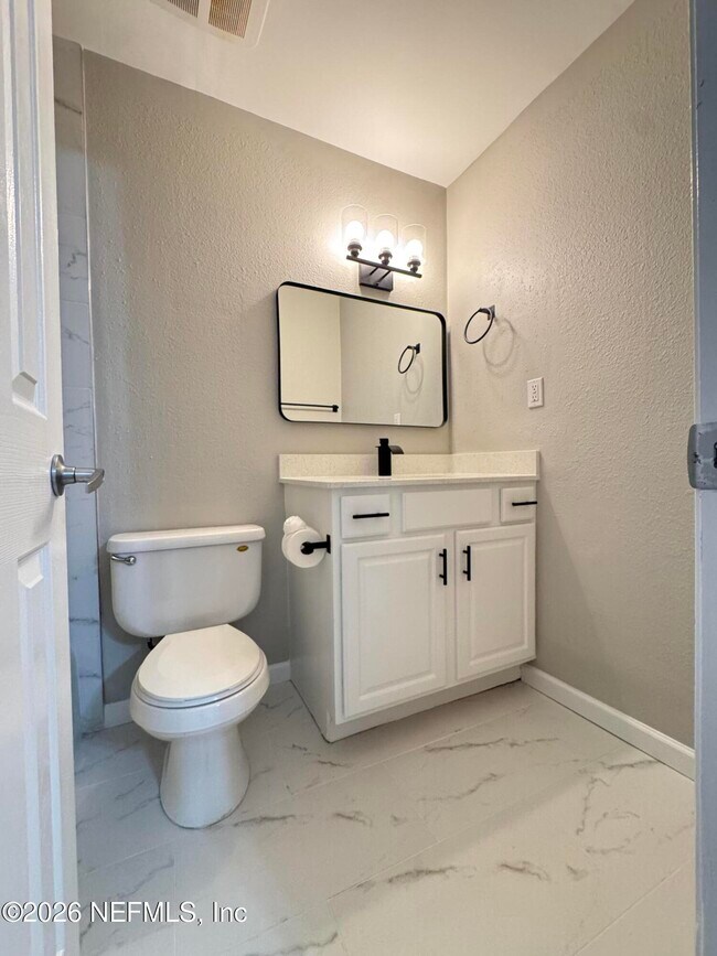 Building Photo - 8880 Old Kings Rd S