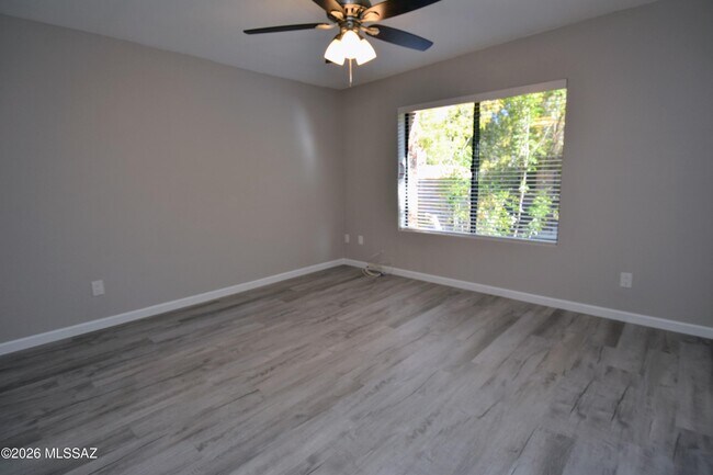 Building Photo - 4581 Cam Campero