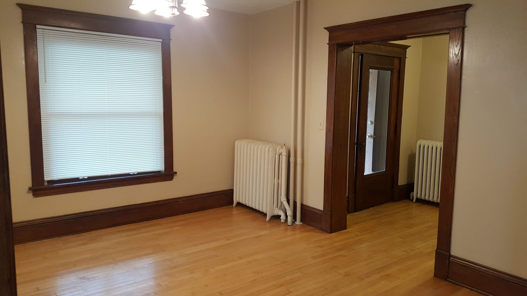 Living Room /Large Entry - 2217 Jackson St NE