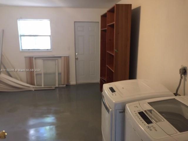 Building Photo - 511 NW 104th St